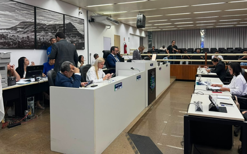 Câmara Municipal aprova projetos voltados à saúde, segurança e comércio legal