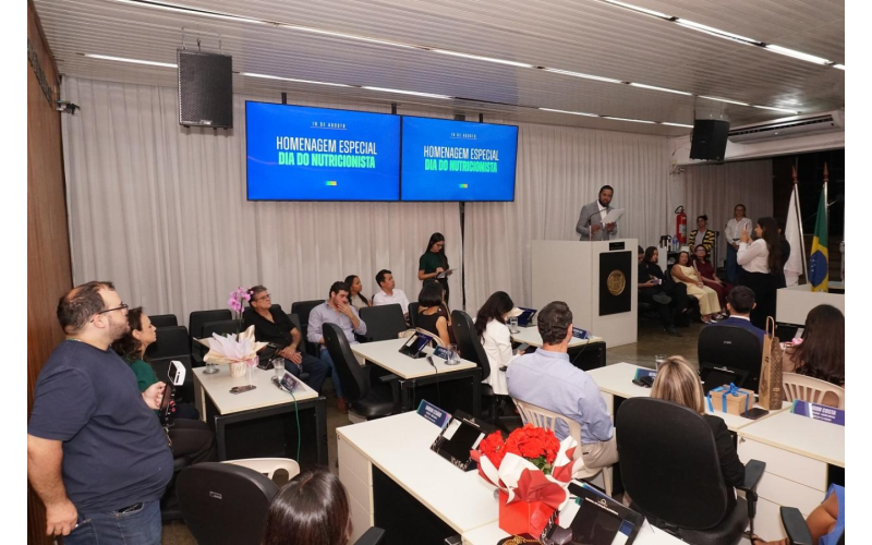 Câmara homenageia nutricionistas em reunião especial