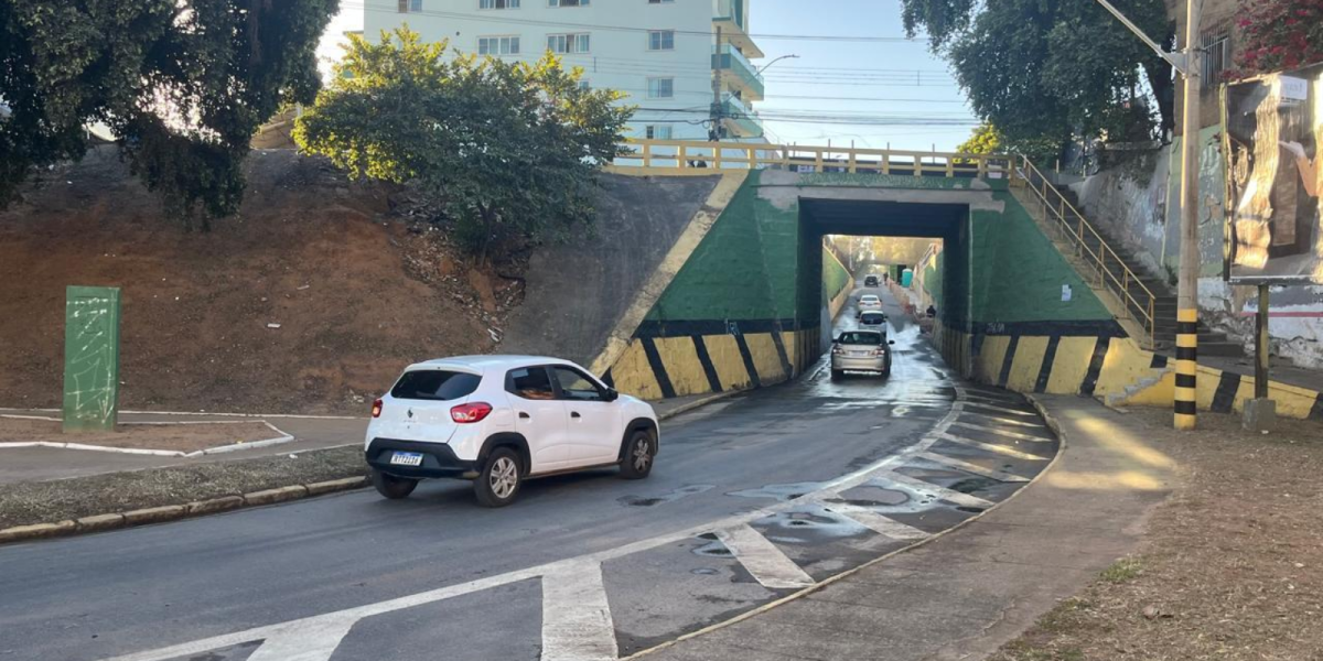 Viaduto entre avenida JK e bairro de Lourdes é parcialmente reaberto em Valadares