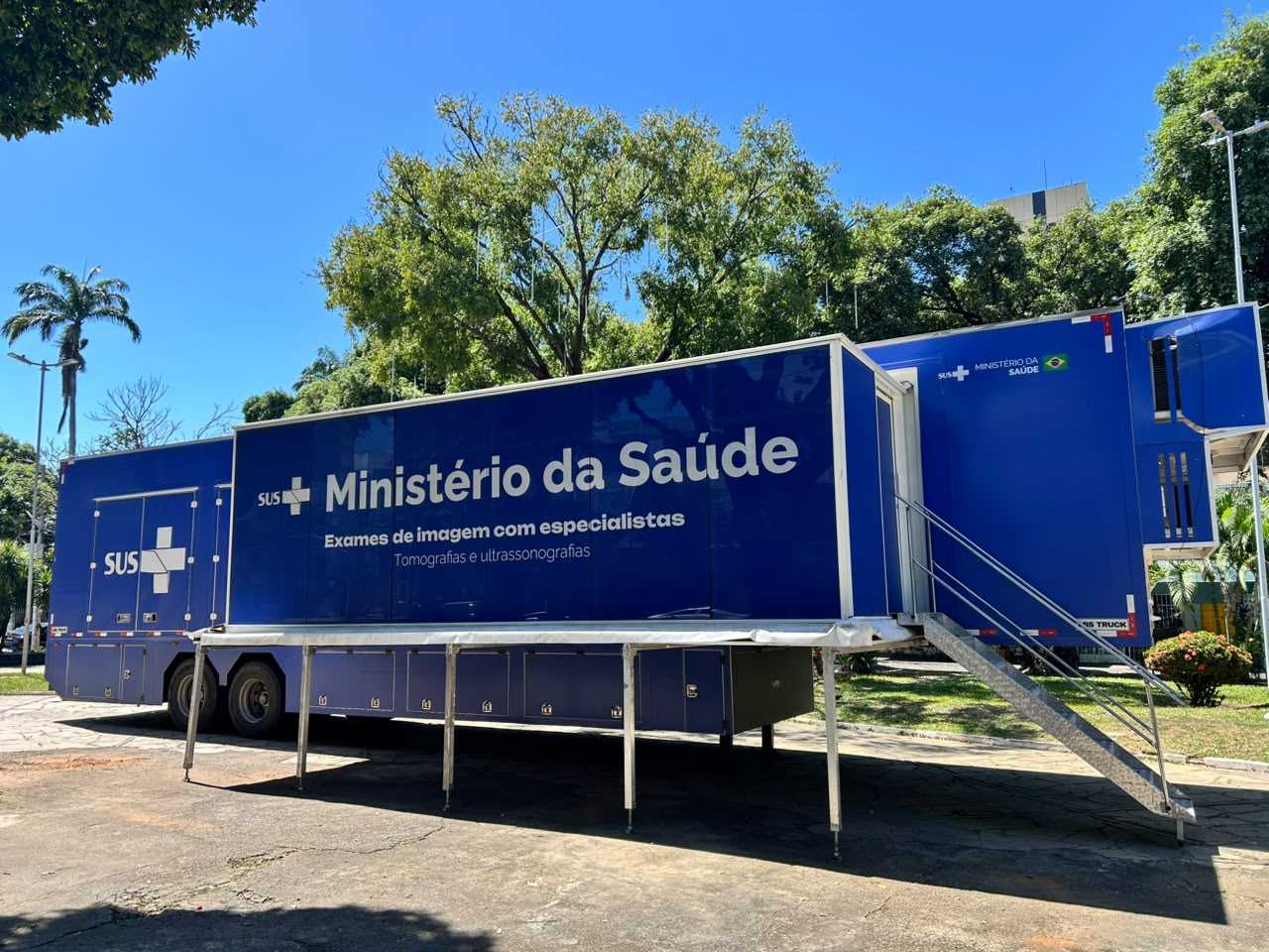 Carreta da Saúde do Ministério da Saúde em Governador Valadares